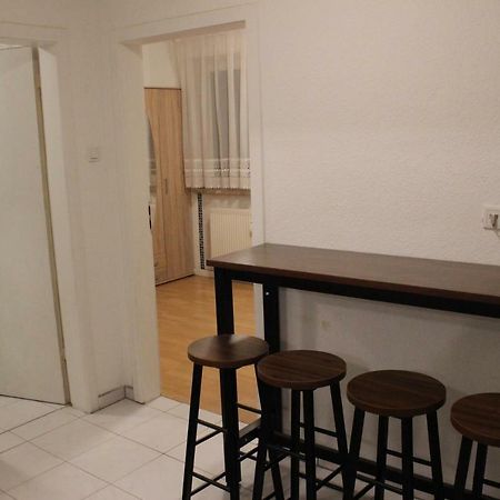 Zimmer Sucht Bewohner Дуйсбург Екстериор снимка