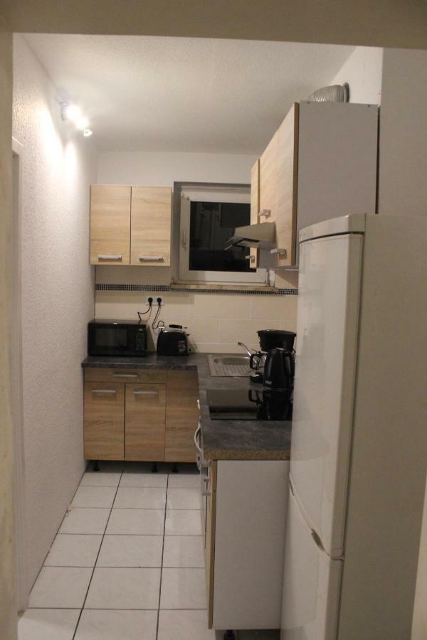 Zimmer Sucht Bewohner Дуйсбург Екстериор снимка